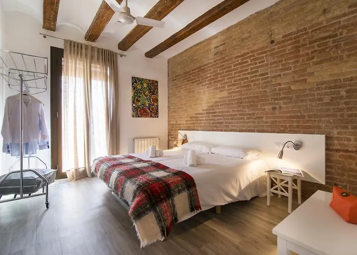 Happy People Ramblas Harbour Apartment Barcelona